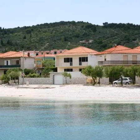 Spacious Beachfront - Four Bedroom With Sea View Apartment